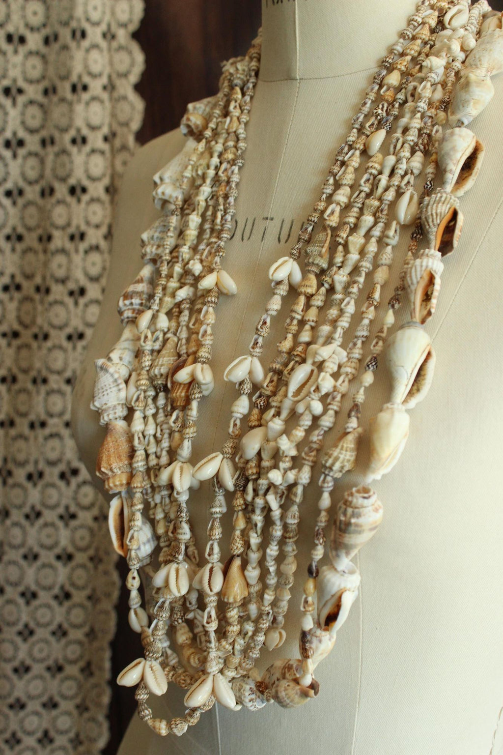 Vintage 1970s 8 Strands Hawaiian Beaded Shell Leis