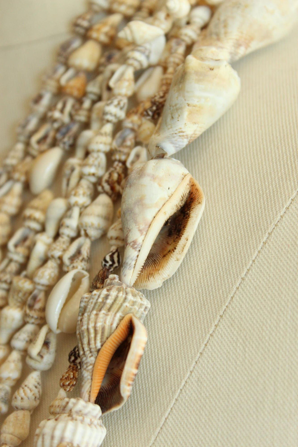 Vintage 1970s 8 Strands Hawaiian Beaded Shell Leis