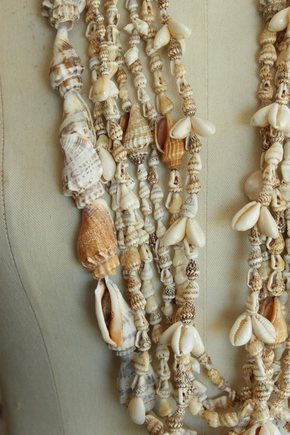 Vintage 1970s 8 Strands Hawaiian Beaded Shell Leis