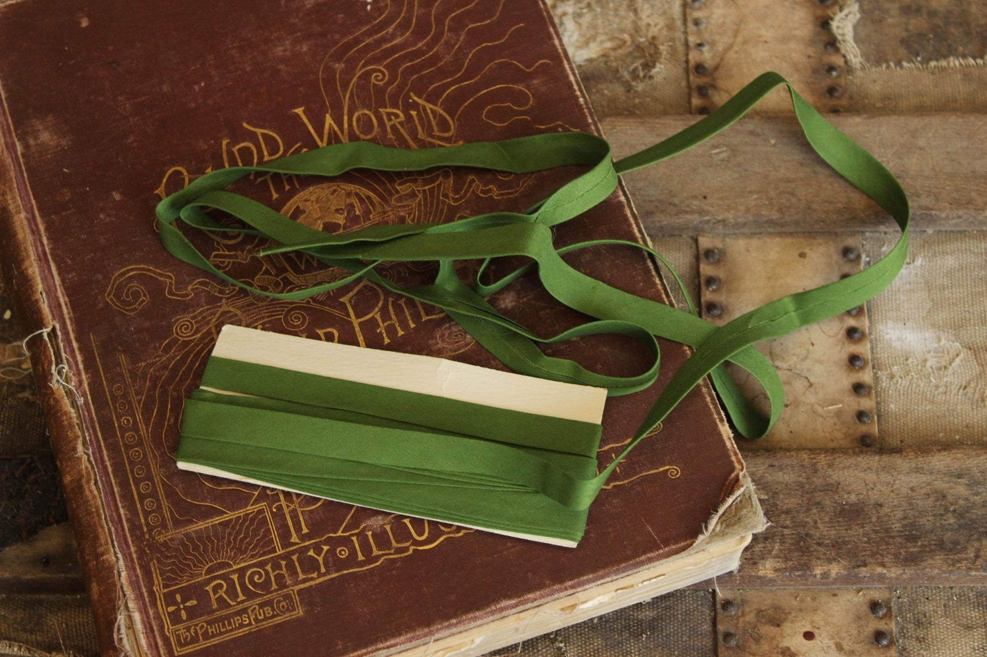 Vintage Green Seam Binding Trim: 1/2" Wide Scroll, 5 Yards