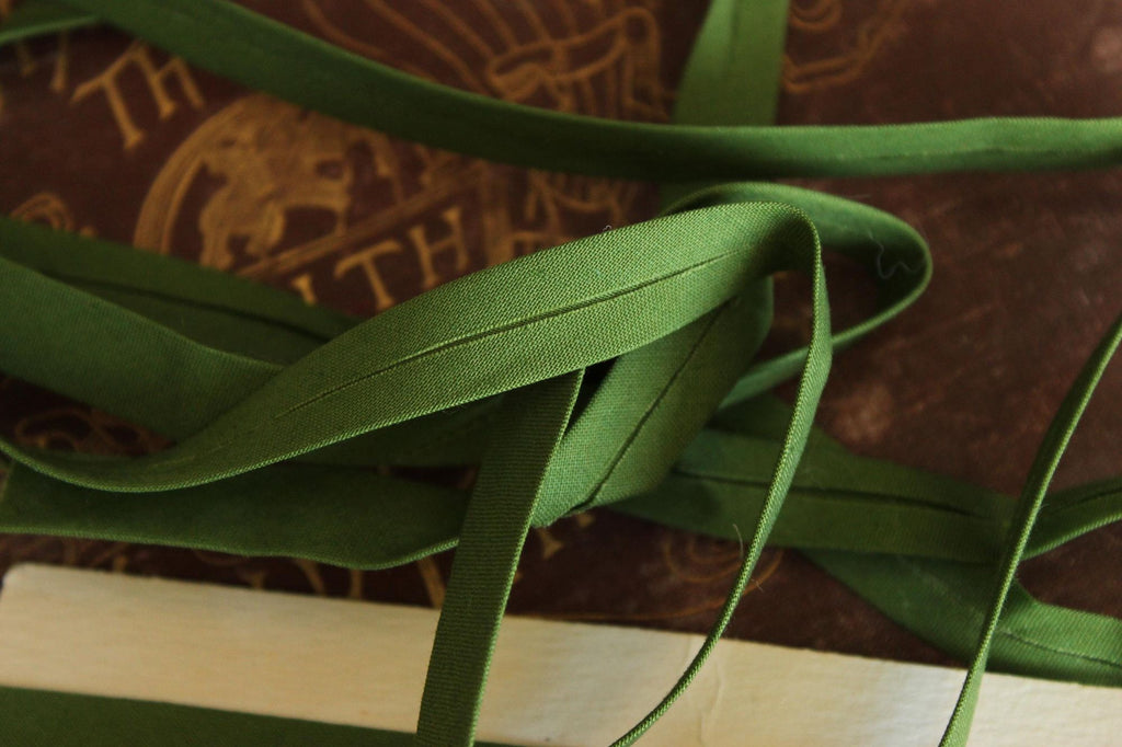 Vintage Green Seam Binding Trim: 1/2" Wide Scroll, 5 Yards