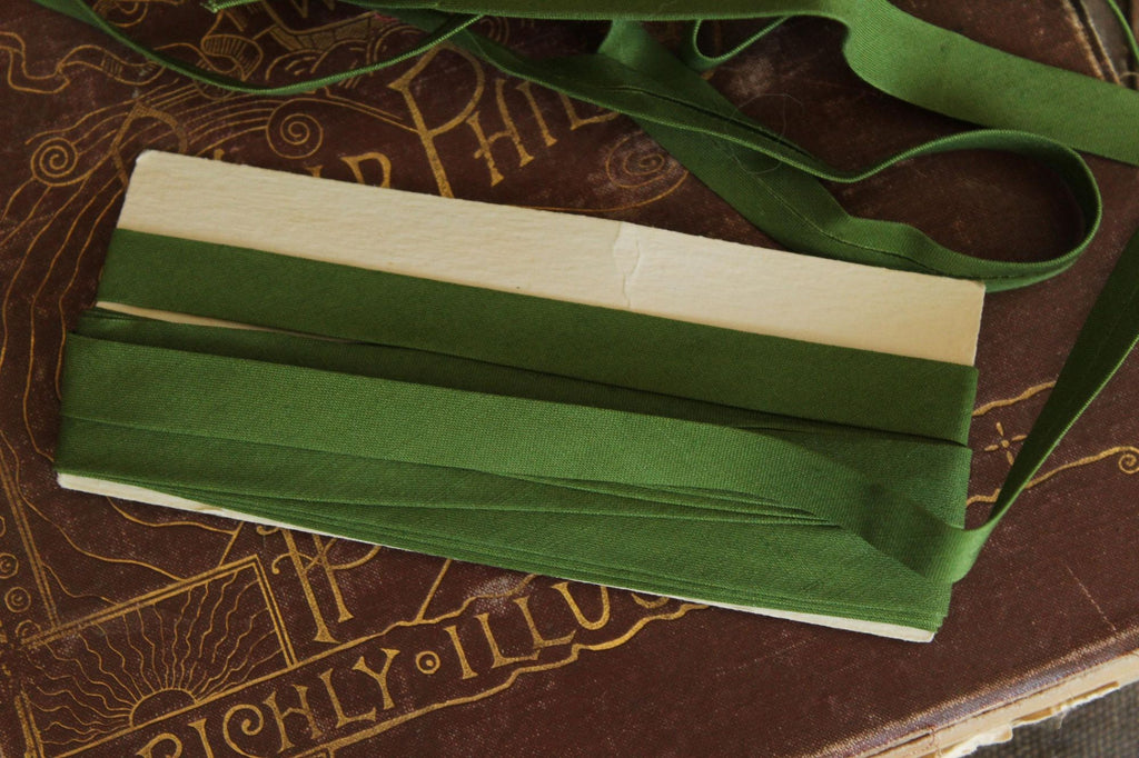 Vintage Green Seam Binding Trim: 1/2" Wide Scroll, 5 Yards