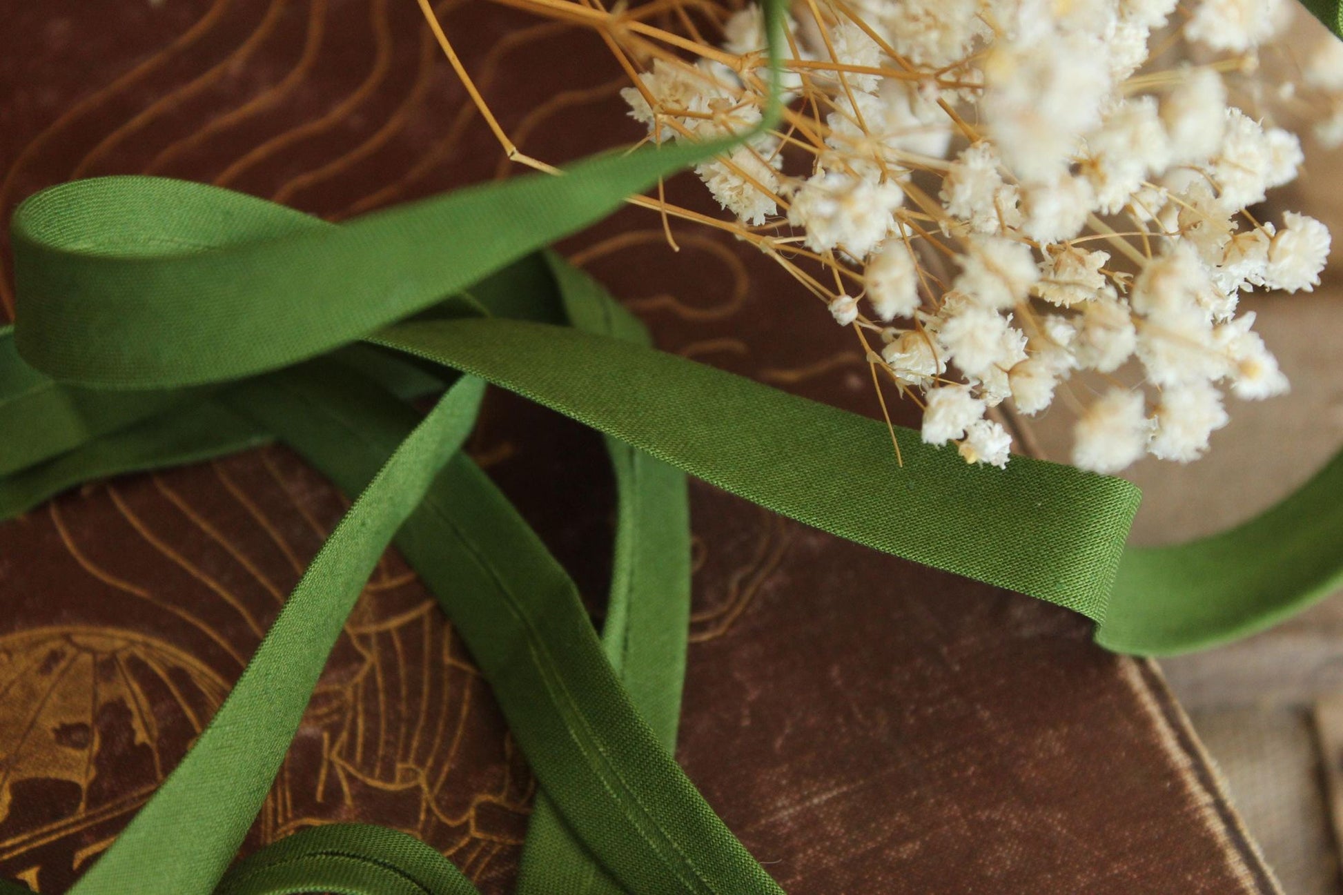 Vintage Green Seam Binding Trim: 1/2" Wide Scroll, 5 Yards