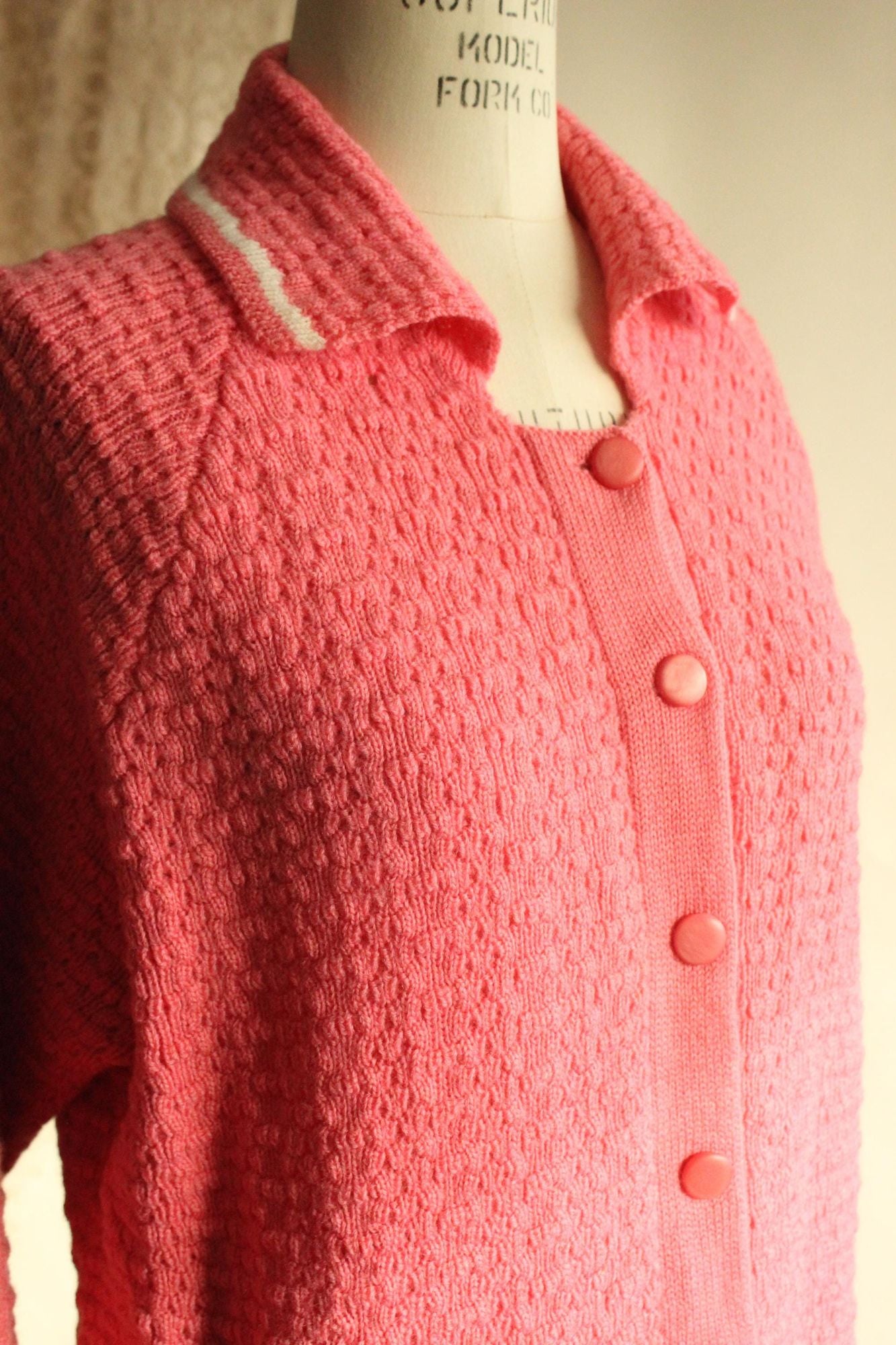 Vintage 1950s 1960s Handknit Pink Cardigan with Collar