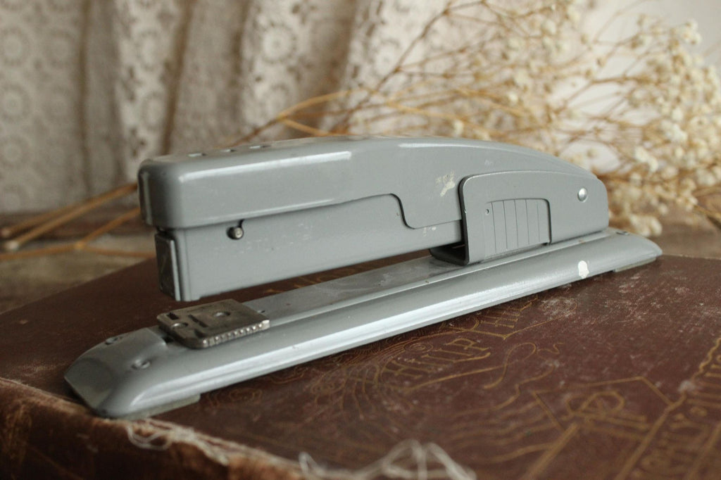 Vintage 1950s Swingline 400 Gray Metal Stapler