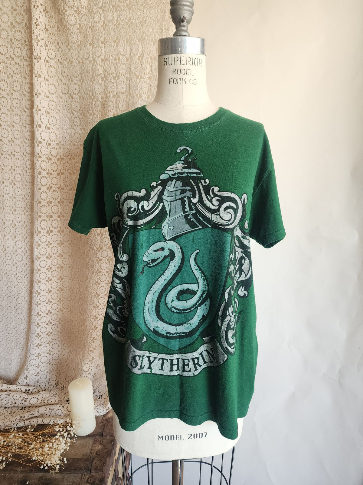 Harry Potter Shop at Platform 9 3/4 Official T shirt, Size M Slytherin Green