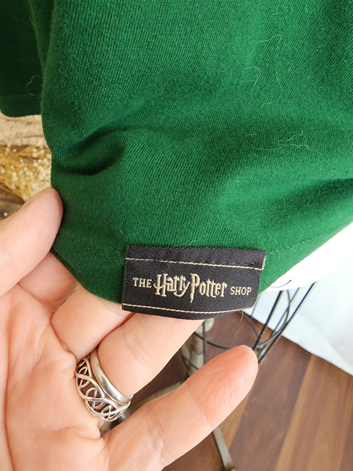 Harry Potter Shop at Platform 9 3/4 Official T shirt, Size M Slytherin Green