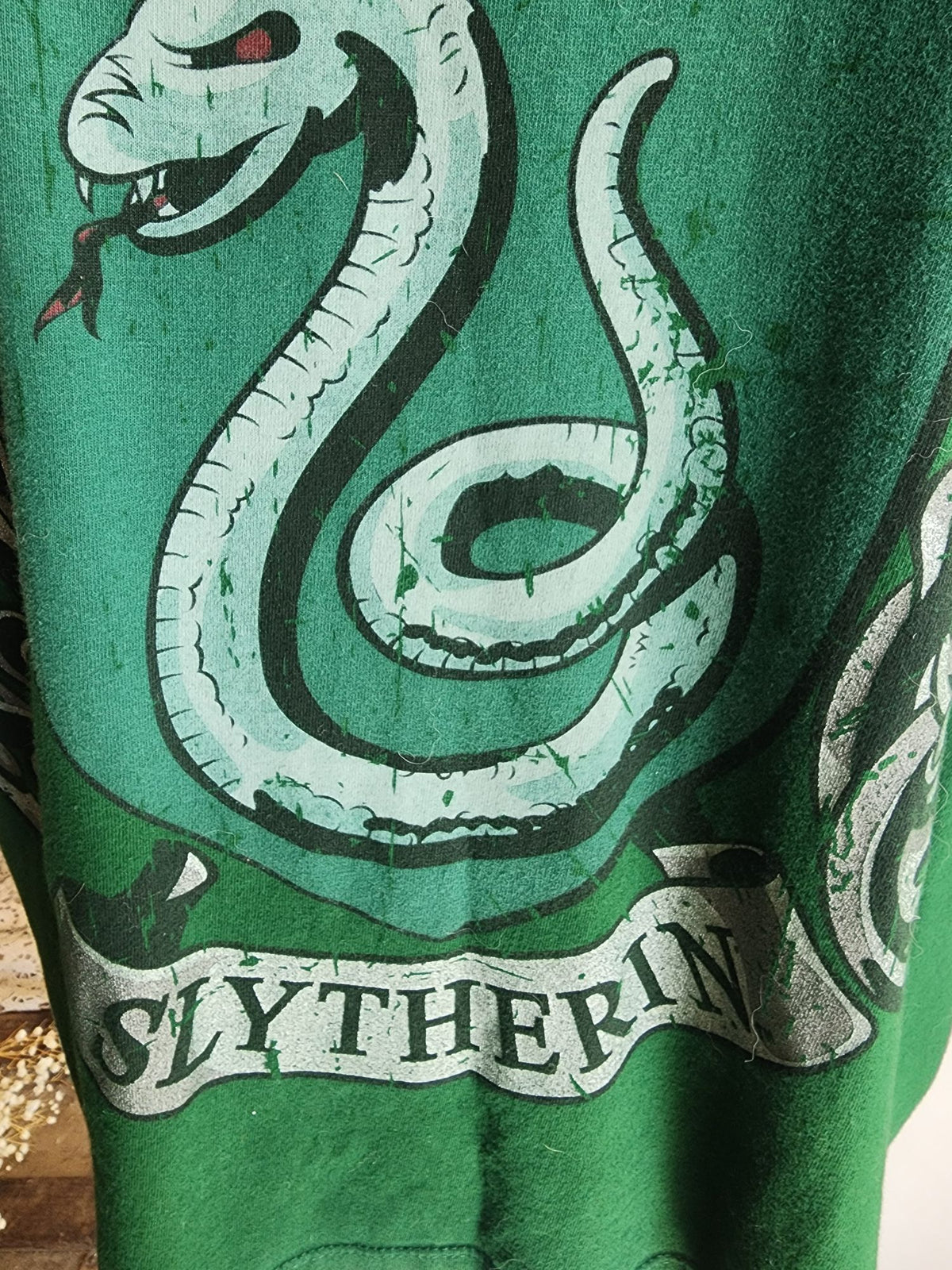 Harry Potter Shop at Platform 9 3/4 Official T shirt, Size M Slytherin Green