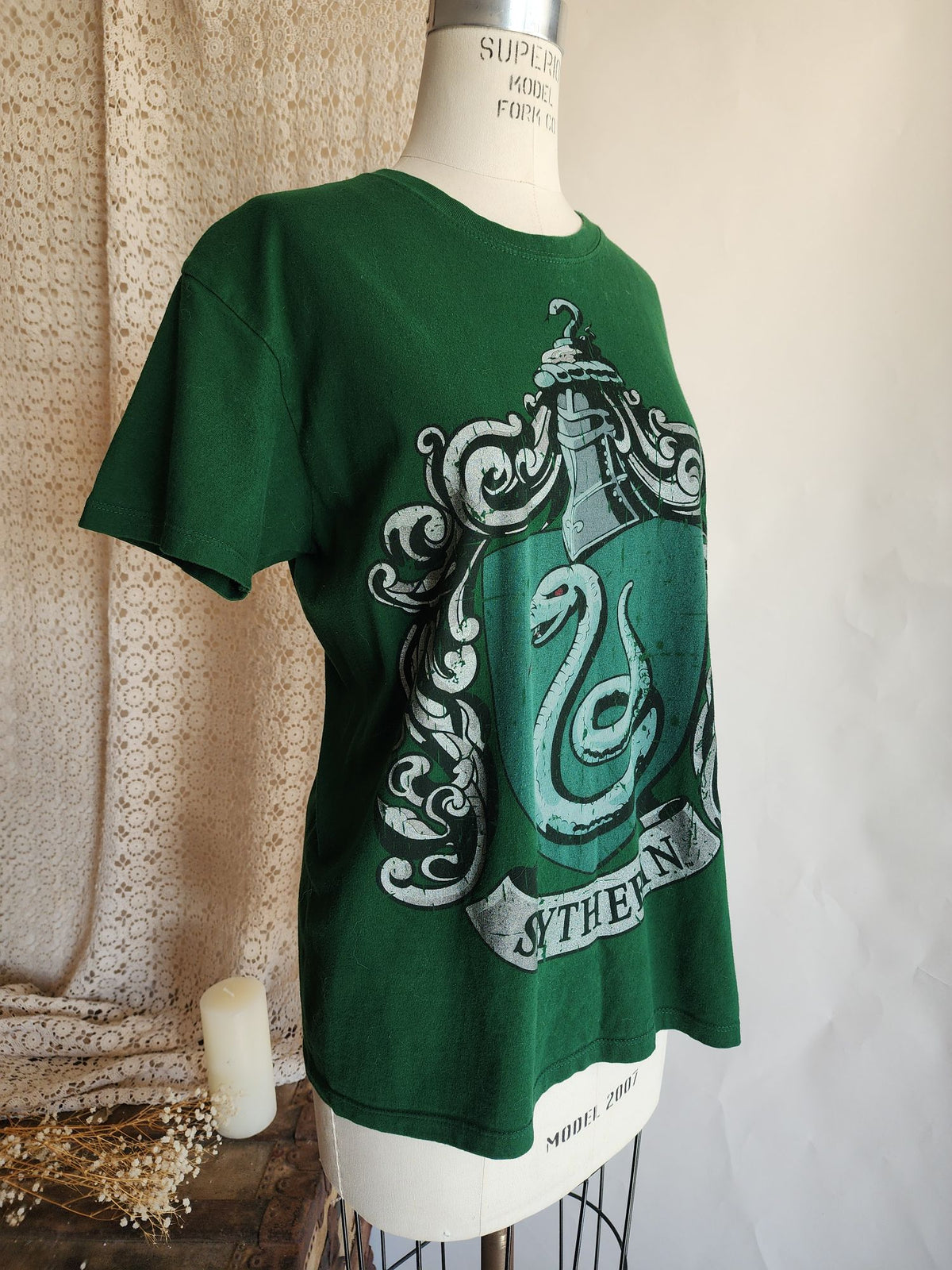 Harry Potter Shop at Platform 9 3/4 Official T shirt, Size M Slytherin Green