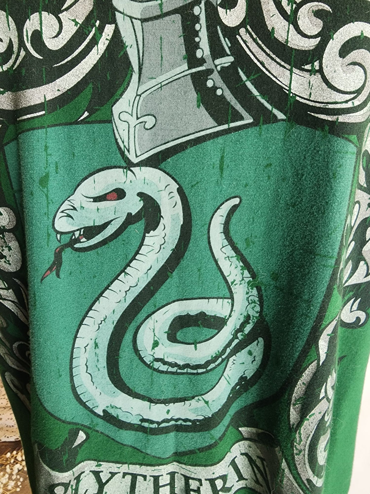 Harry Potter Shop at Platform 9 3/4 Official T shirt, Size M Slytherin Green