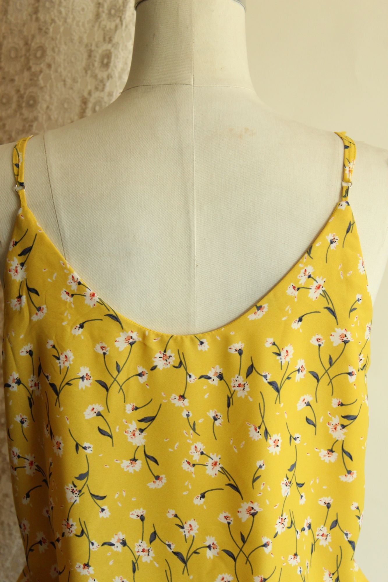 Sienna Sky Womens Top, Size Medium, Yellow Floral Tie-Front Sleeveless