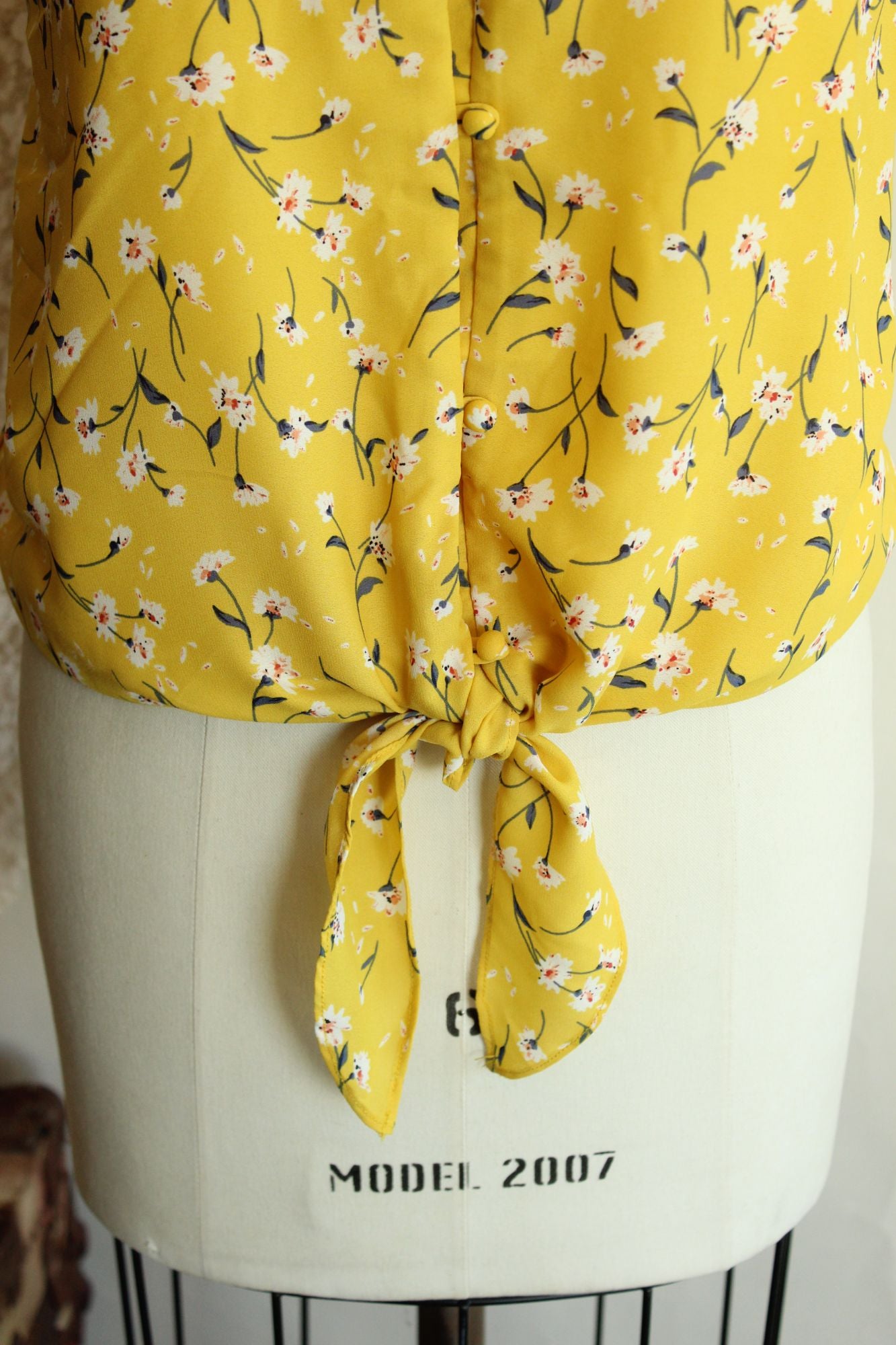 Sienna Sky Womens Top, Size Medium, Yellow Floral Tie-Front Sleeveless