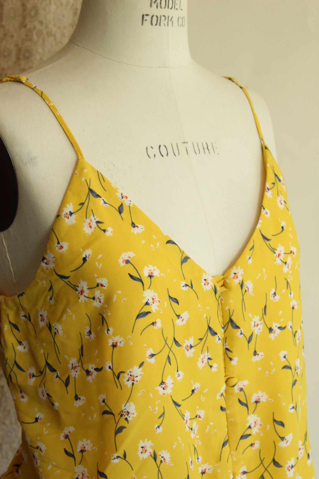 Sienna Sky Womens Top, Size Medium, Yellow Floral Tie-Front Sleeveless