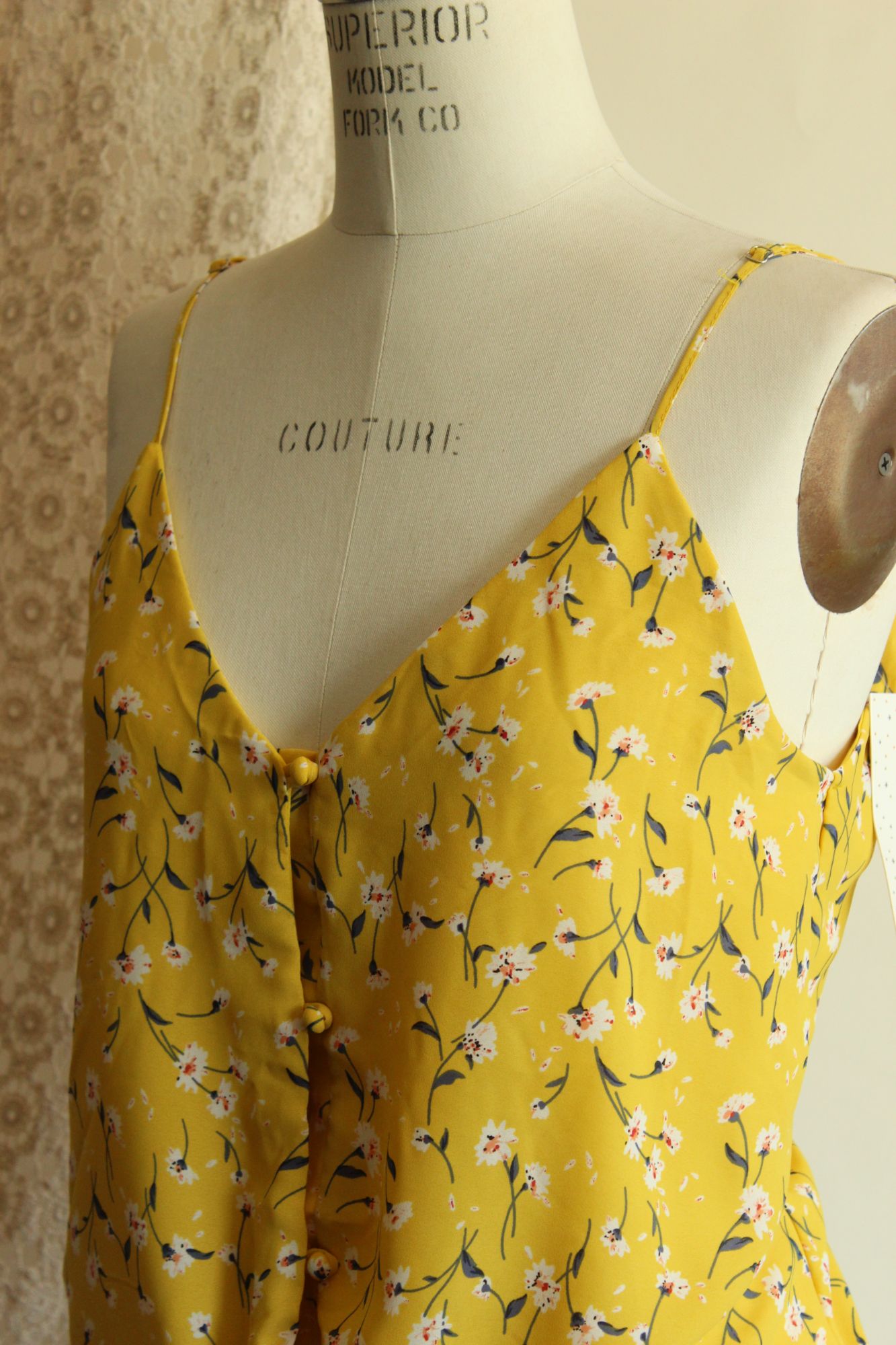 Sienna Sky Womens Top, Size Medium, Yellow Floral Tie-Front Sleeveless