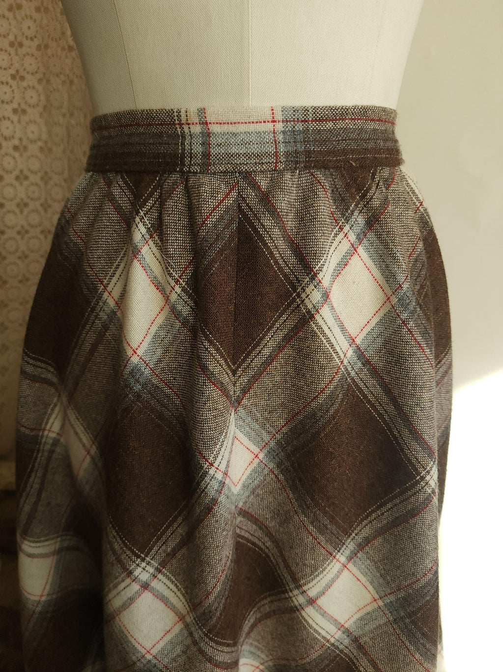 Vintage 1970s Volup Plaid Wool Brown and White Skirt with Pockets