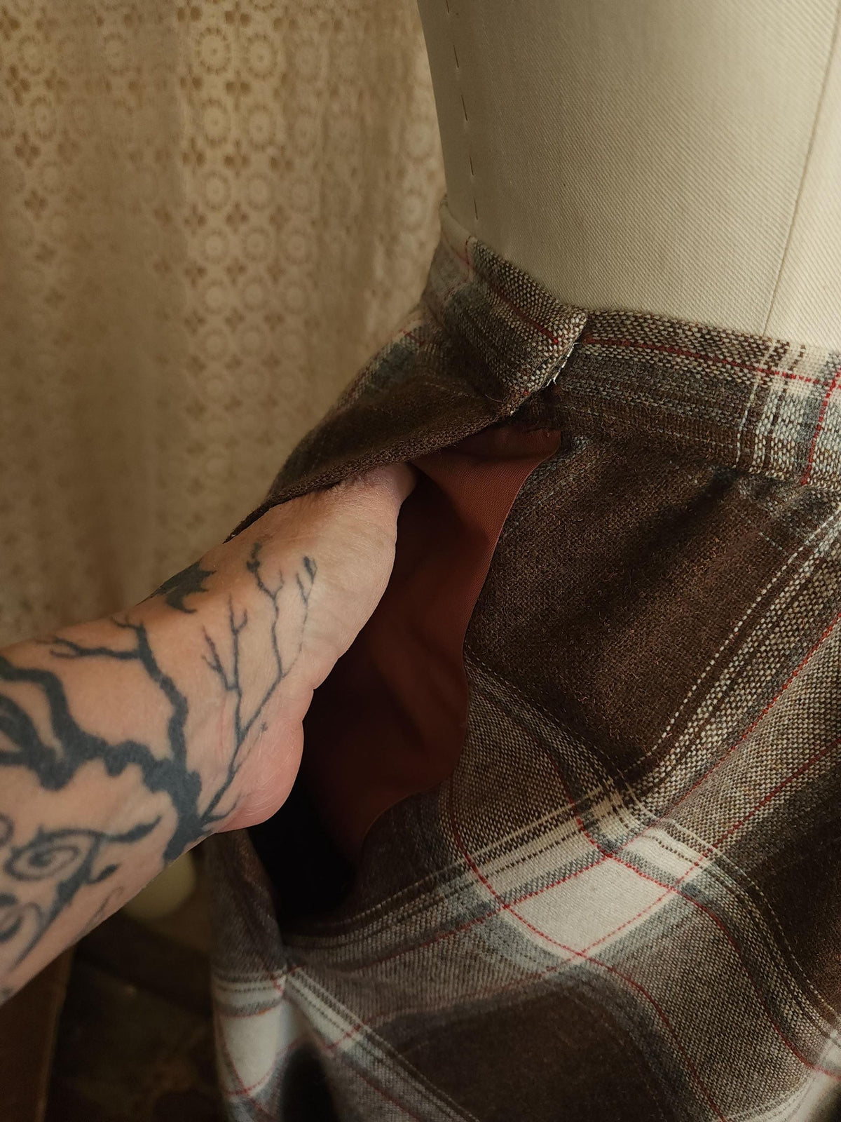 Vintage 1970s Volup Plaid Wool Brown and White Skirt with Pockets