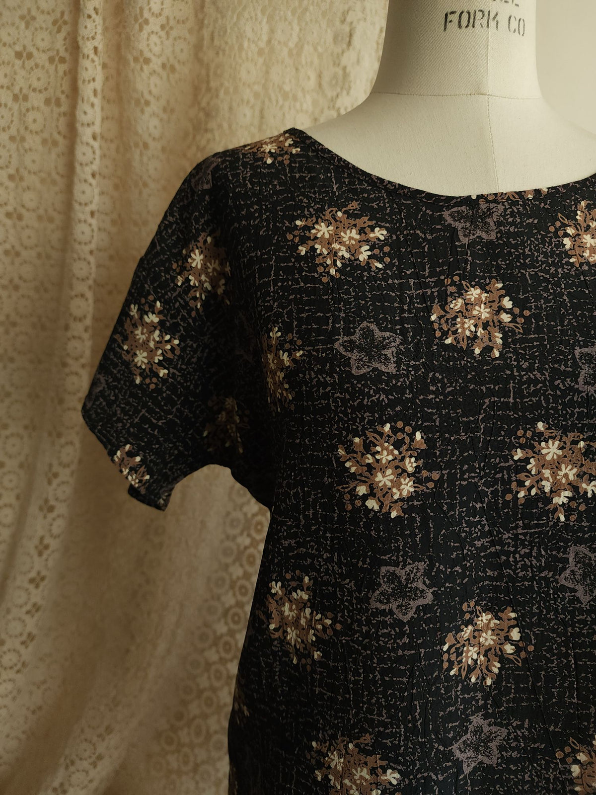 Vintage 1990s Black and Gold and Gray Floral Print Top