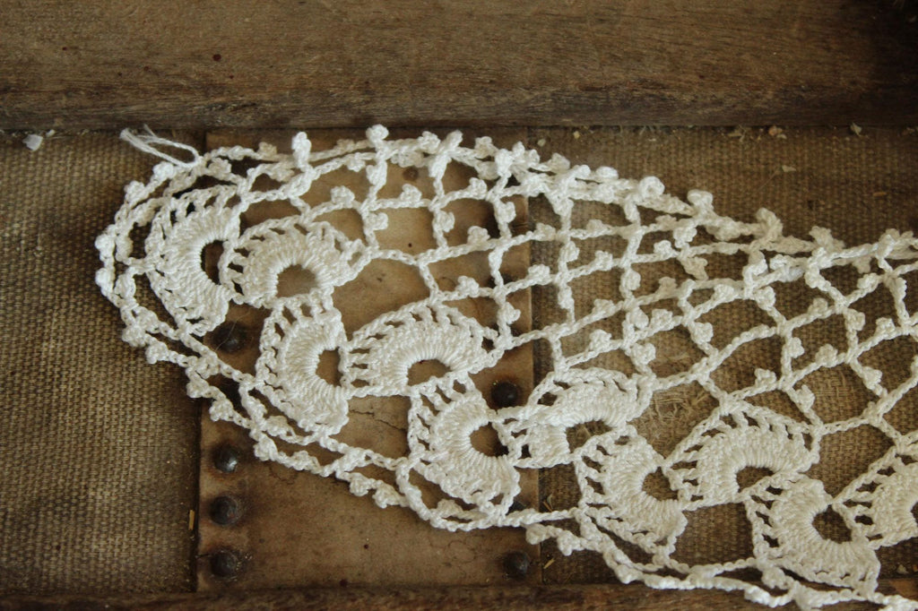 Vintage Crochet Lace Collar Trim, White,  23" by 3.5"