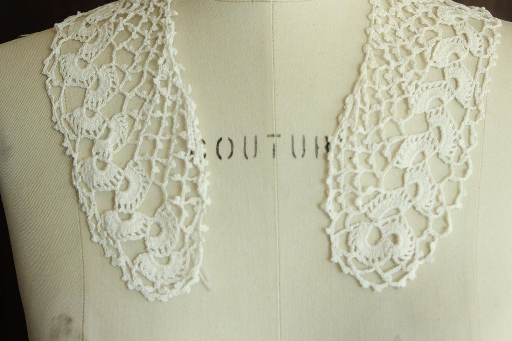 Vintage Crochet Lace Collar Trim, White,  23" by 3.5"