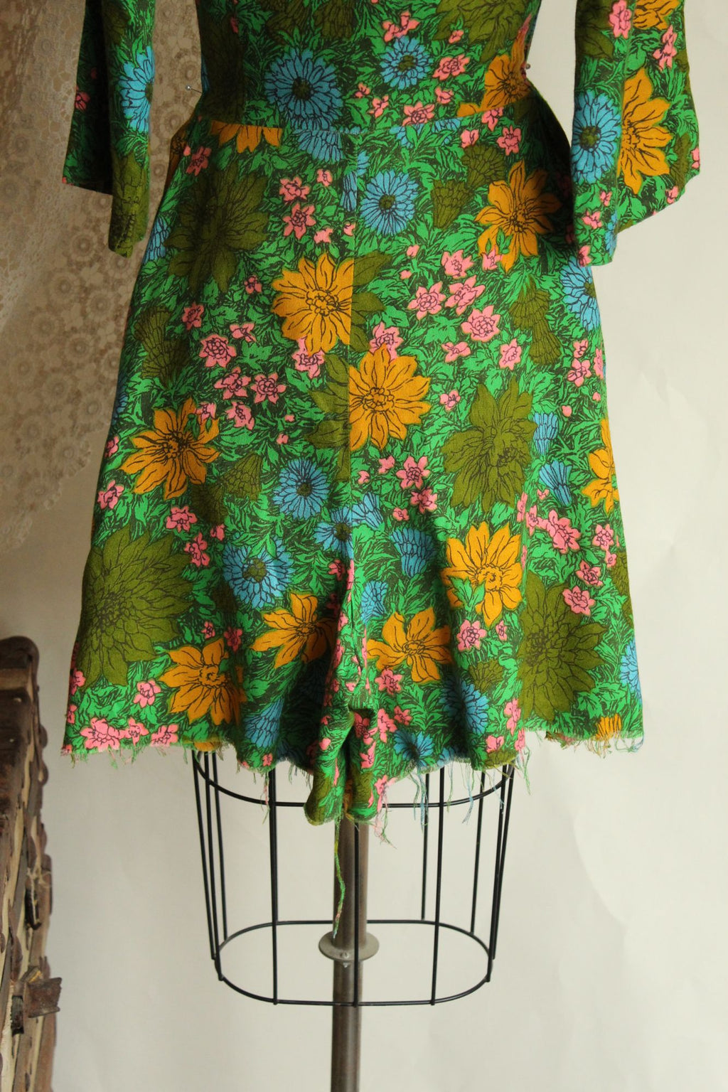 Vintage 1960s Rosa Ray Floral Print Romper Jumpsuit