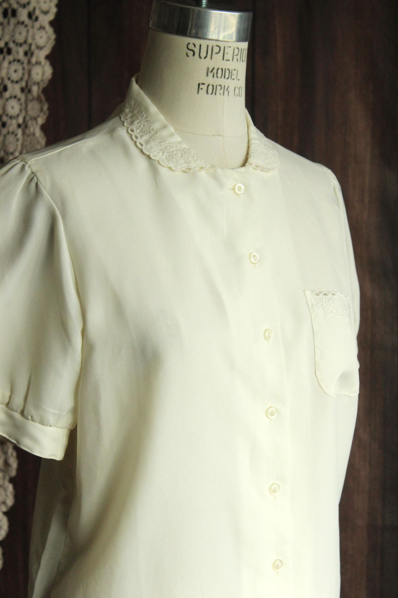 Vintage 1980s 1990s Winter White Blouse with Lace Collar