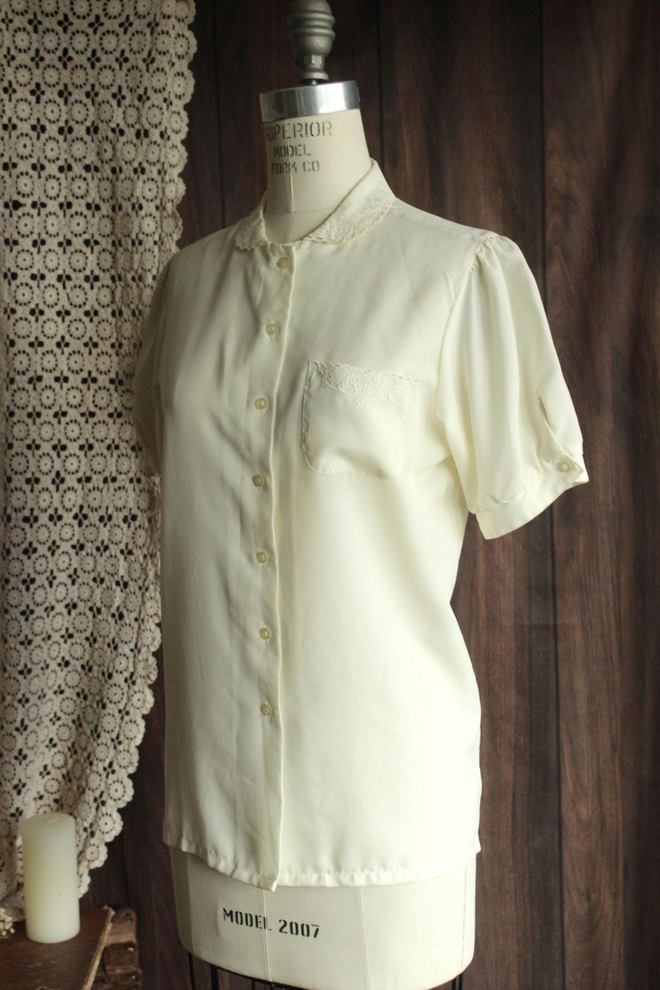 Vintage 1980s 1990s Winter White Blouse with Lace Collar