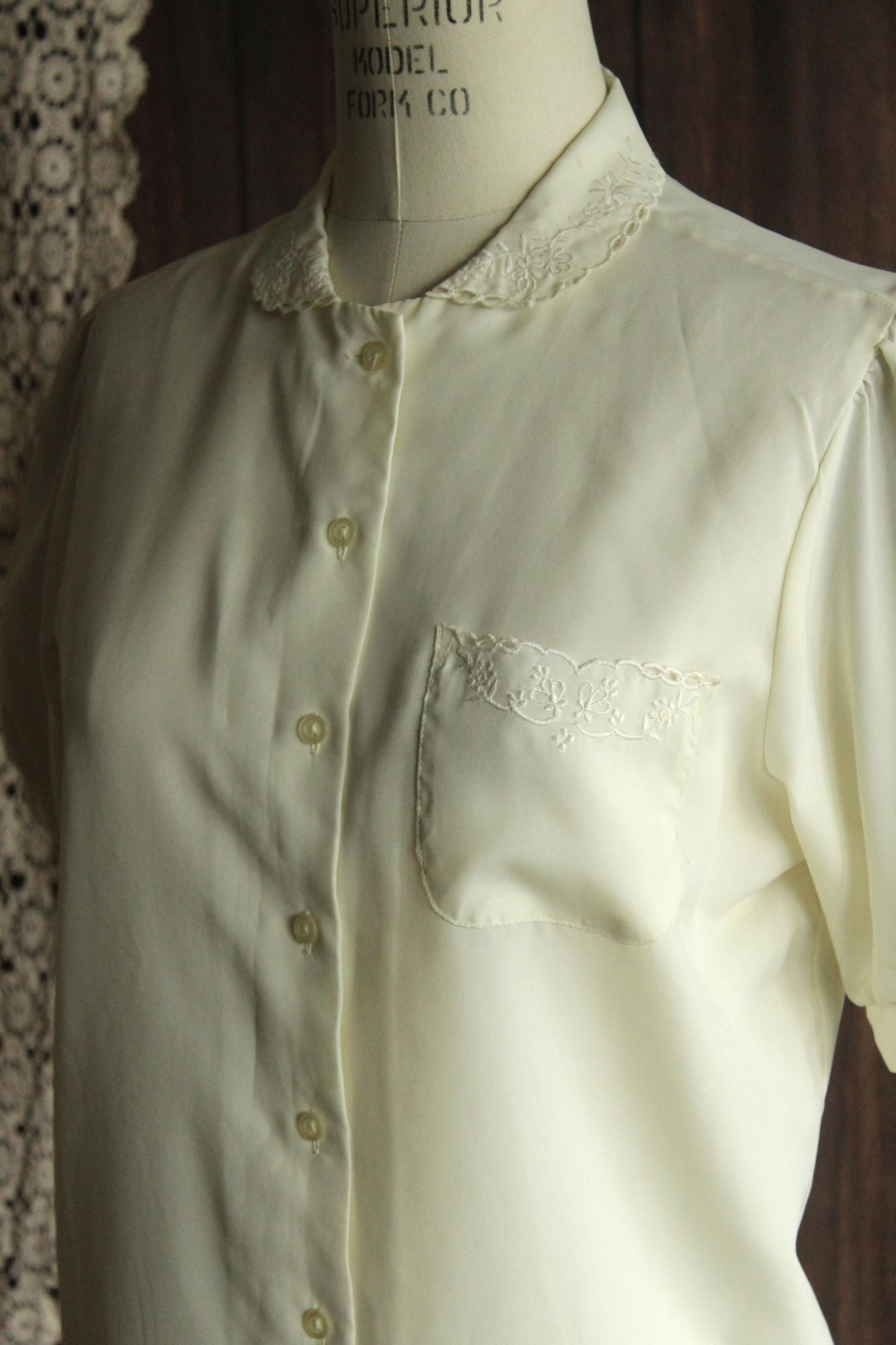 Vintage 1980s 1990s Winter White Blouse with Lace Collar