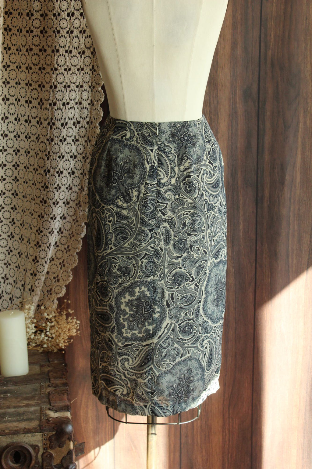 Vintage 1990s 2000s Chaus Navy Blue Skirt