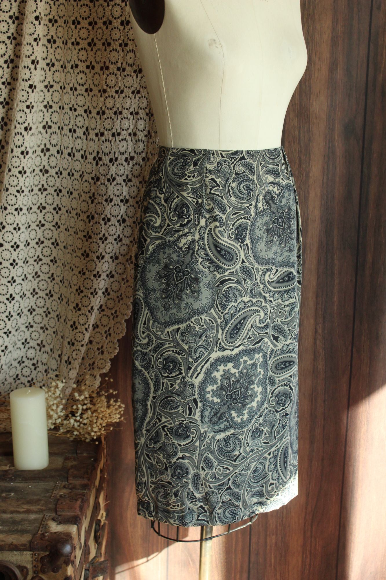 Vintage 1990s 2000s Chaus Navy Blue Skirt