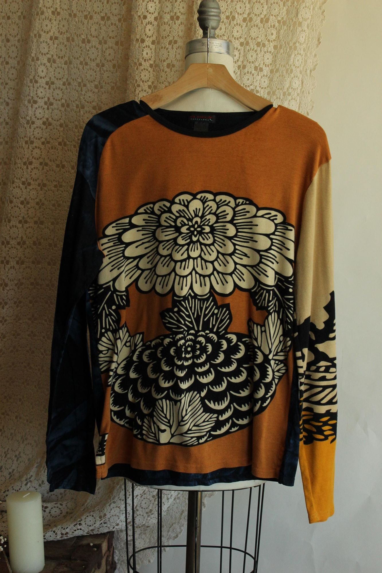 Vintage 2000s Mens Custo Barcelona Graphic Long Sleeve Tee