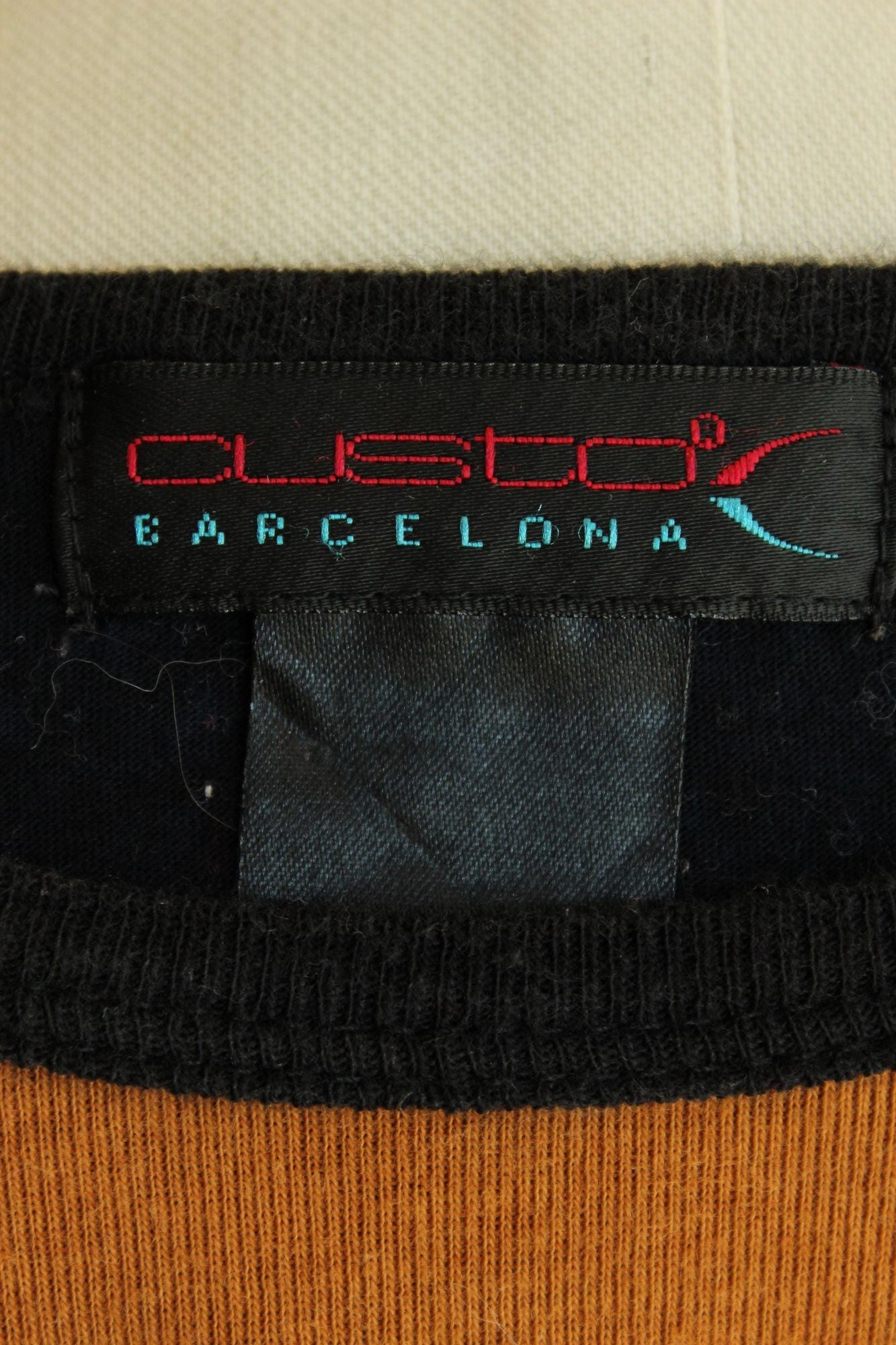 Vintage 2000s Mens Custo Barcelona Graphic Long Sleeve Tee