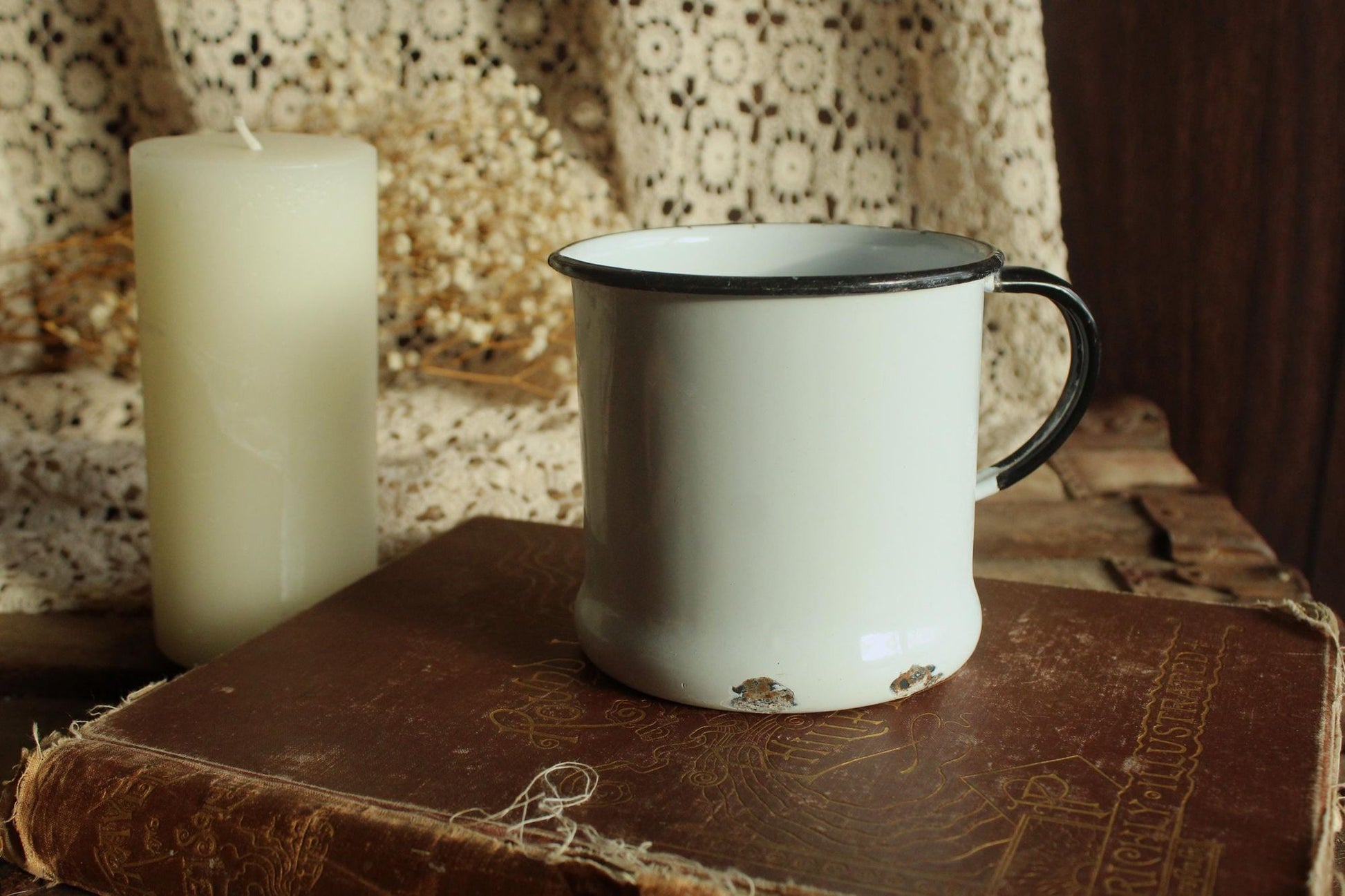 Vintage 1940s 1950s Enamelware Coffee Mug