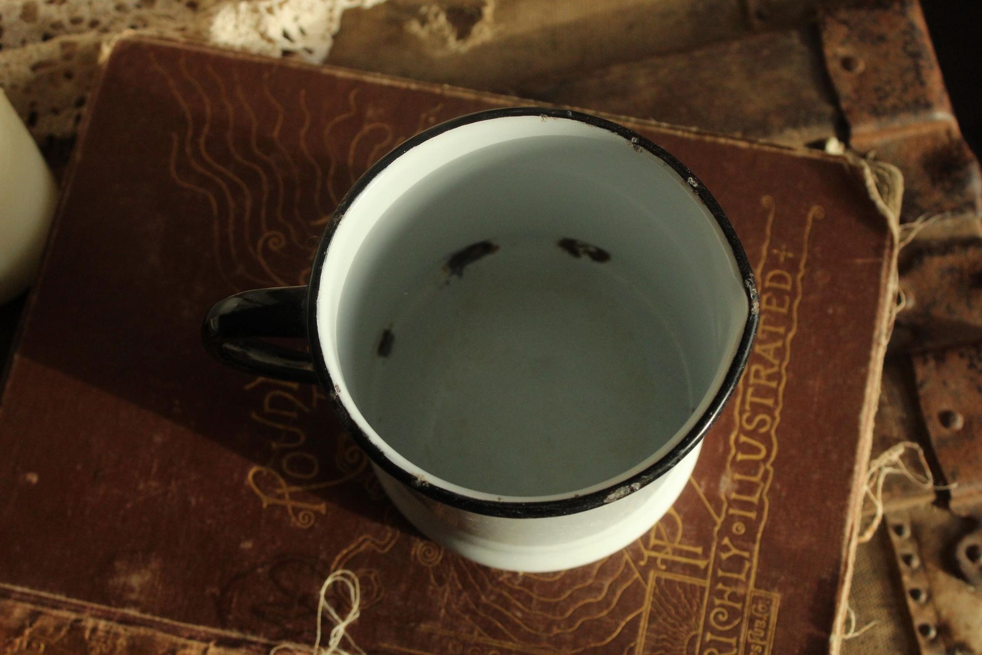 Vintage 1940s 1950s Enamelware Coffee Mug