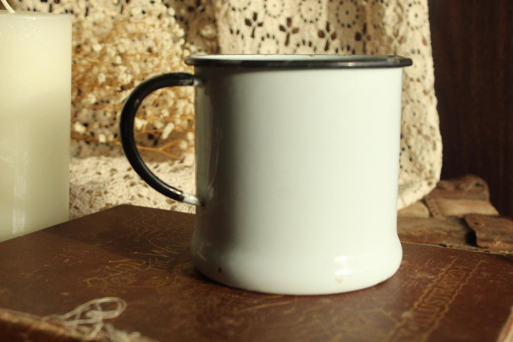 Vintage 1940s 1950s Enamelware Coffee Mug