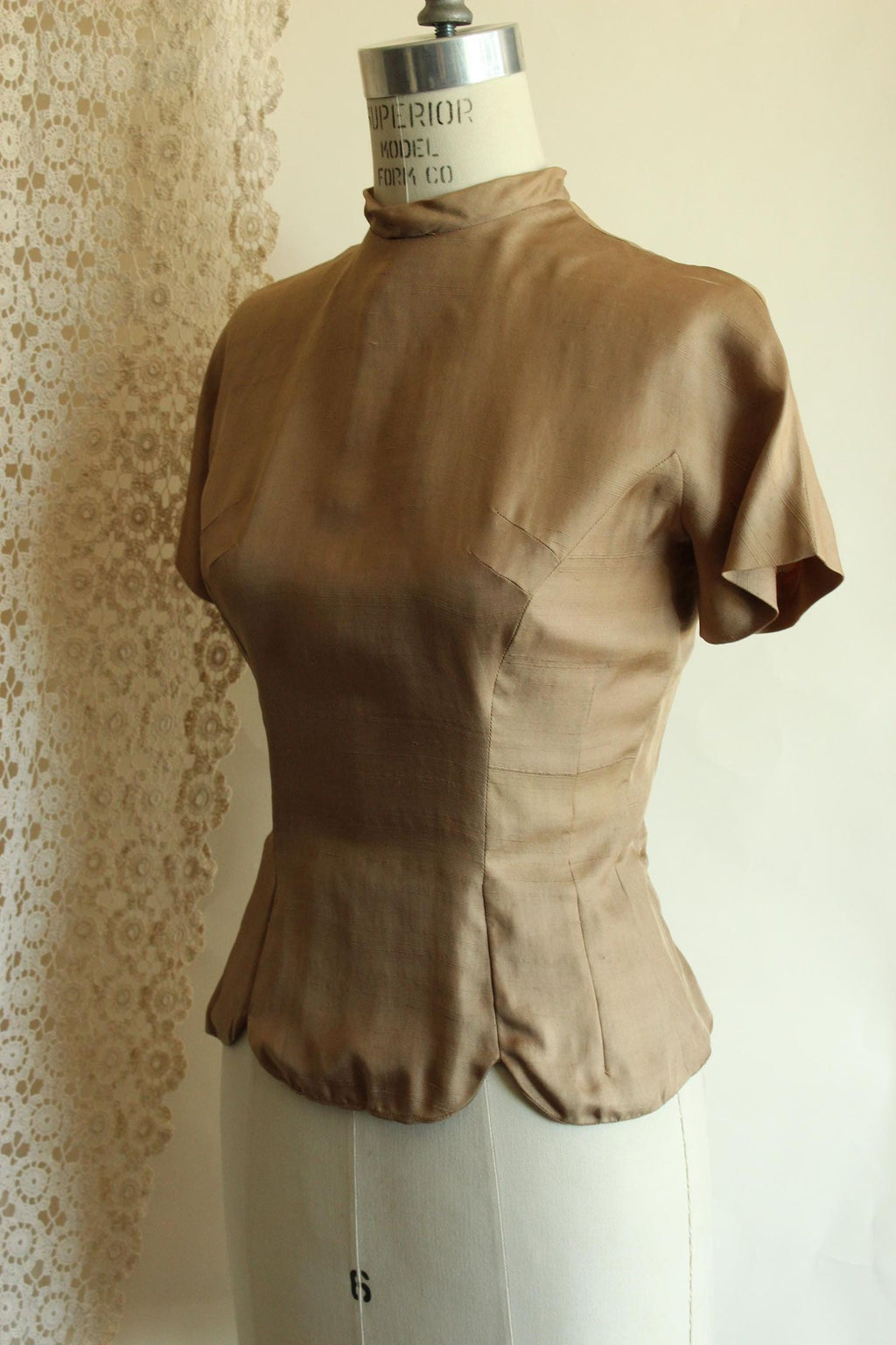 Vintage 1950s Taupe Dupioni Silk Peplum Blouse
