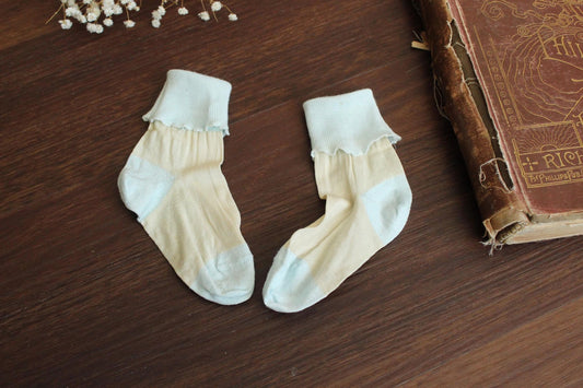 Vintage 1950s Baby Blue and Ivory Infant Socks