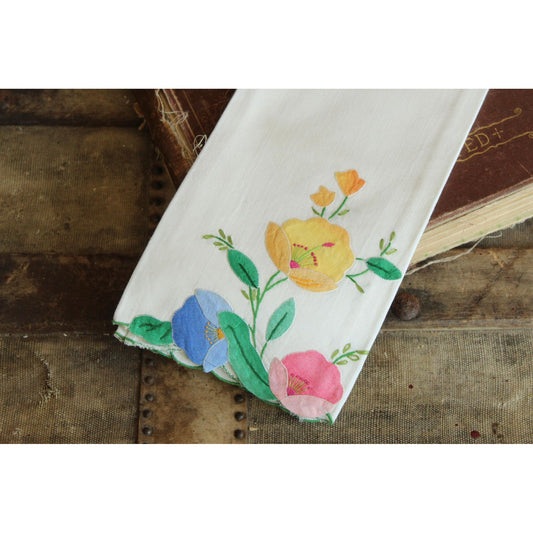 Vintage 1980s Cutwork Flowers on White Hand Towel