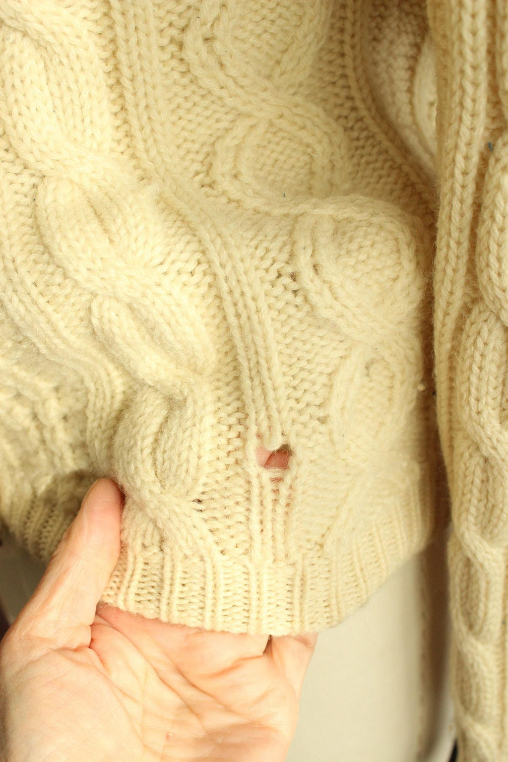 Vintage 1960s Tarni Handknit Ivory Wool Cable Knit Cardigan