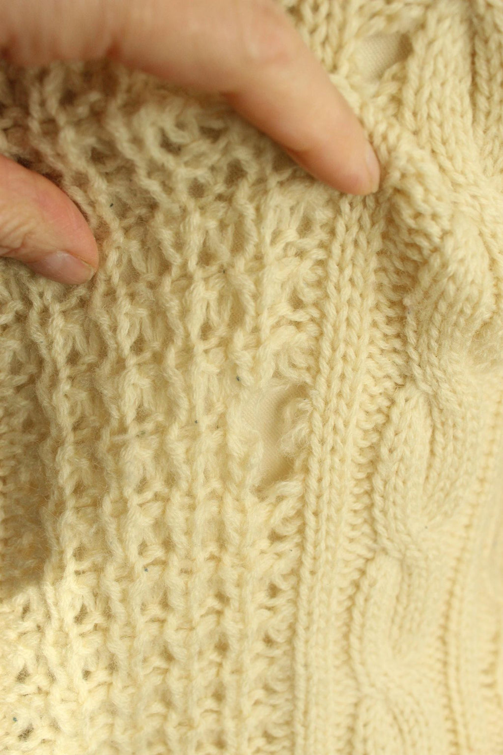 Vintage 1960s Tarni Handknit Ivory Wool Cable Knit Cardigan