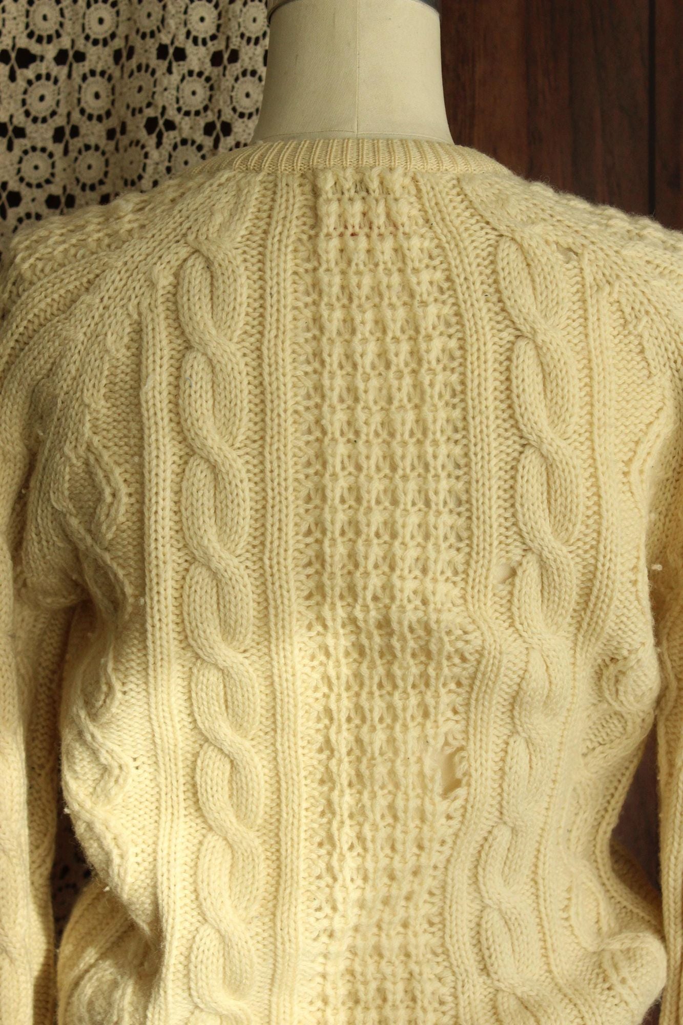 Vintage 1960s Tarni Handknit Ivory Wool Cable Knit Cardigan