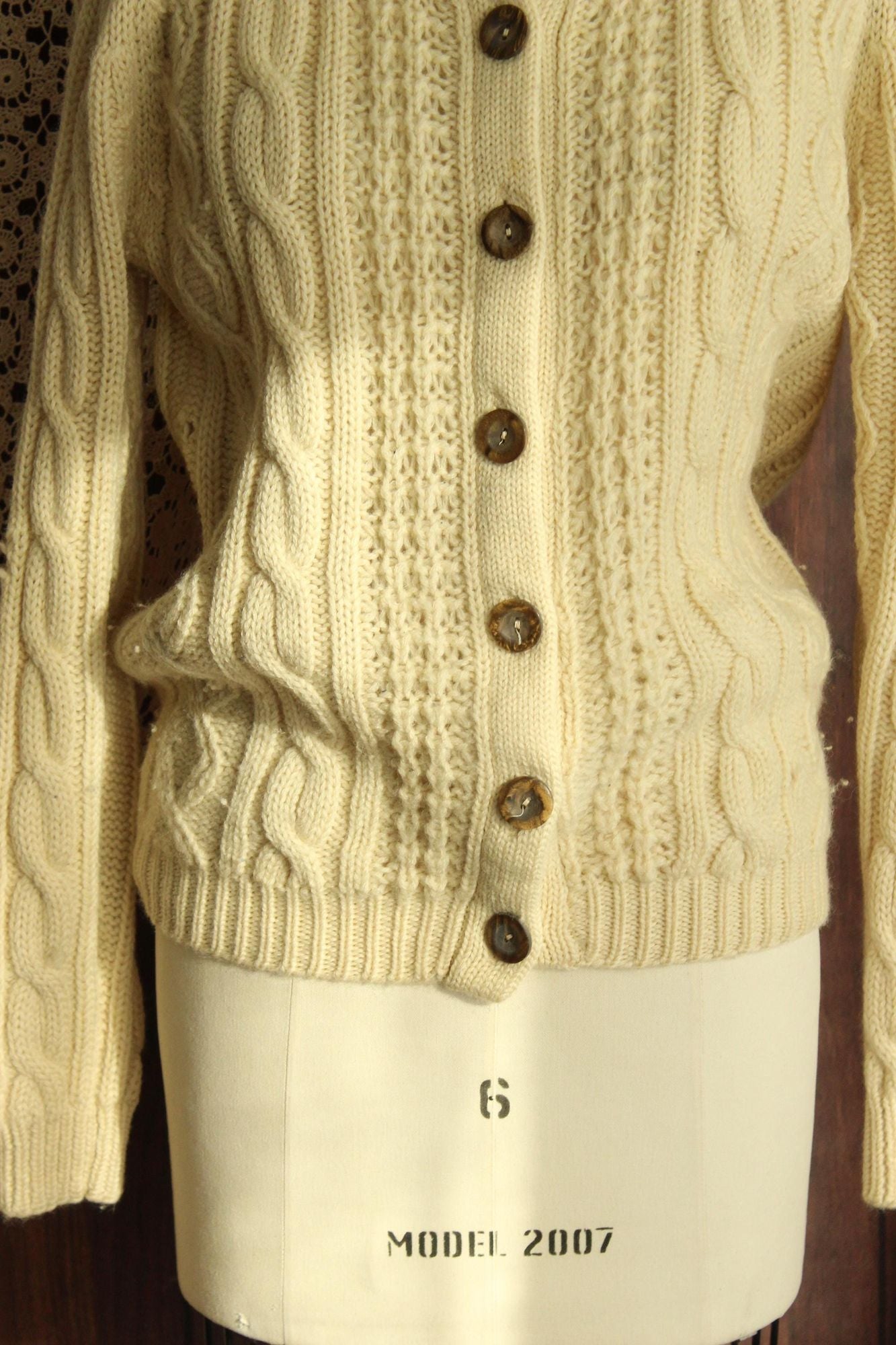 Vintage 1960s Tarni Handknit Ivory Wool Cable Knit Cardigan