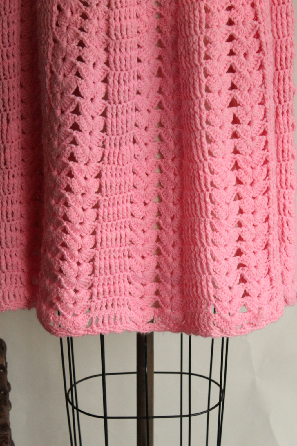 Vintage 1960s 1970s Pink Crochet Poncho Shawl