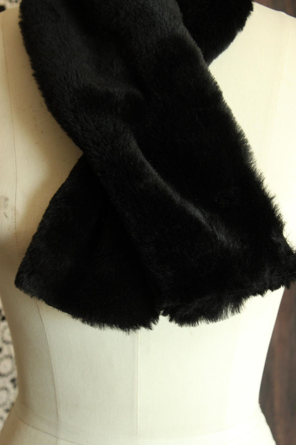 Vintage 1980s Faux Fur Pull Through Wrap