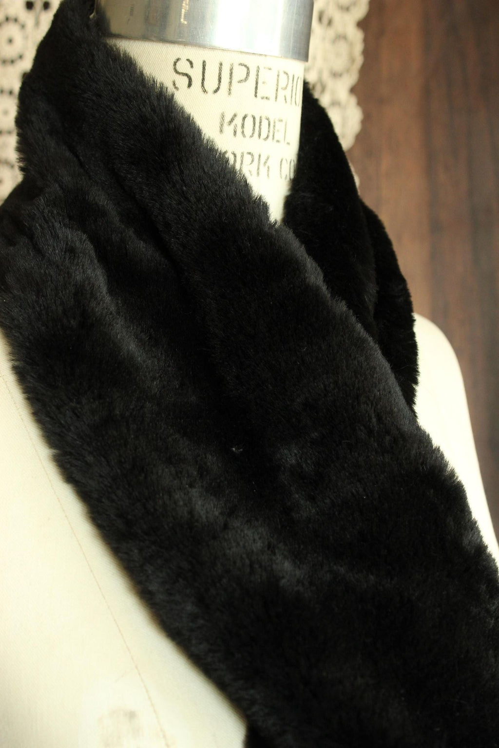 Vintage 1980s Faux Fur Pull Through Wrap