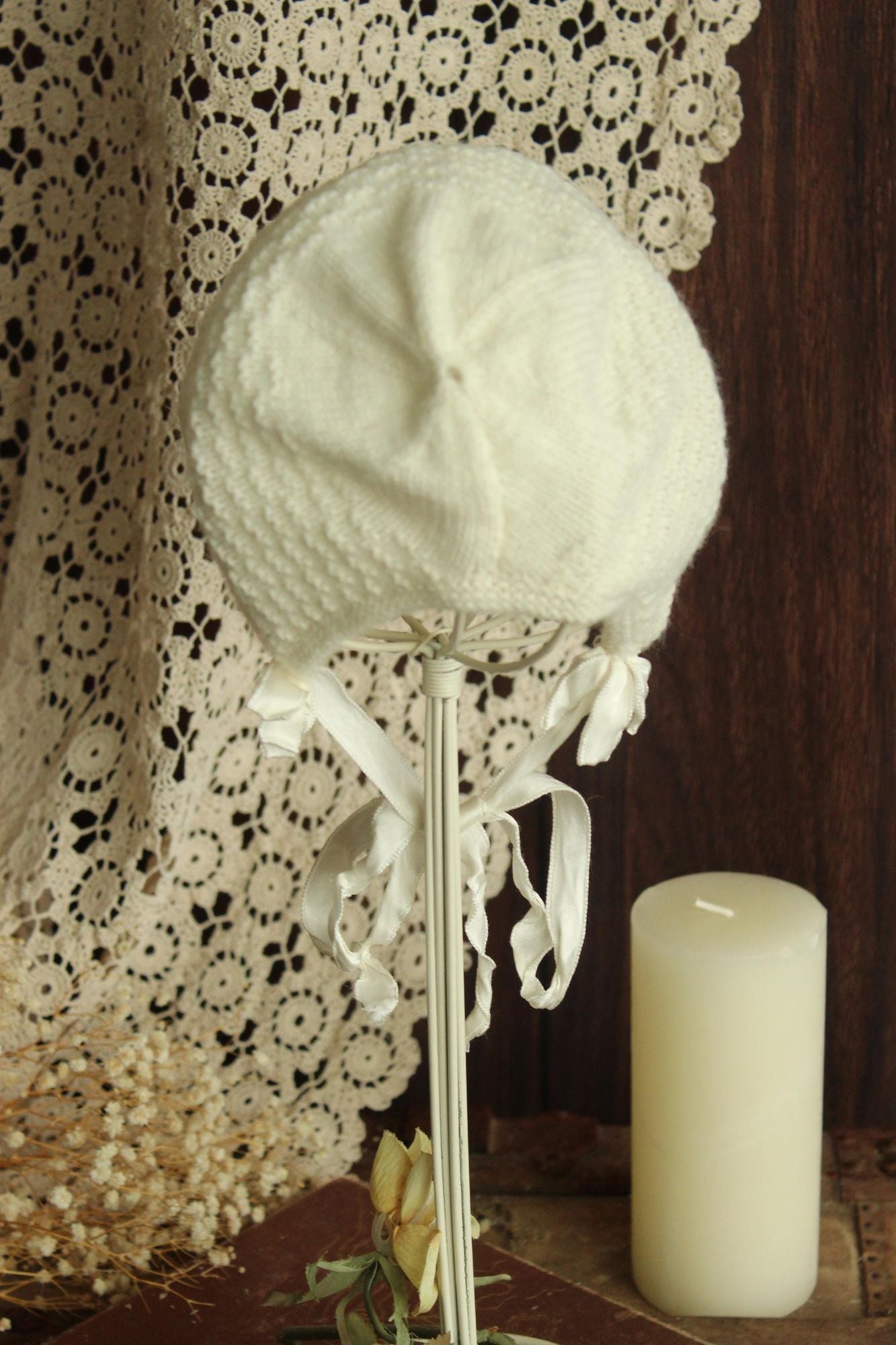 Vintage 1950s Winter White Knit baby bonnet with Ribbon Ties