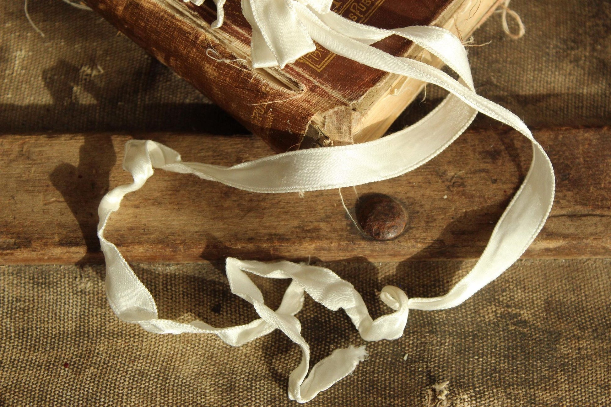 Vintage 1950s Winter White Knit baby bonnet with Ribbon Ties