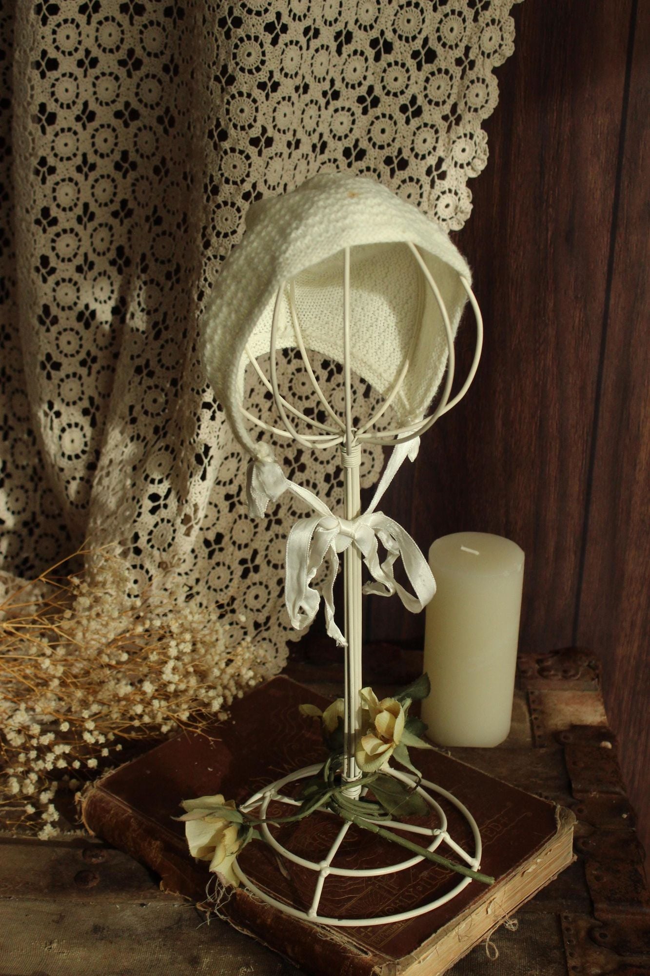 Vintage 1950s Winter White Knit baby bonnet with Ribbon Ties