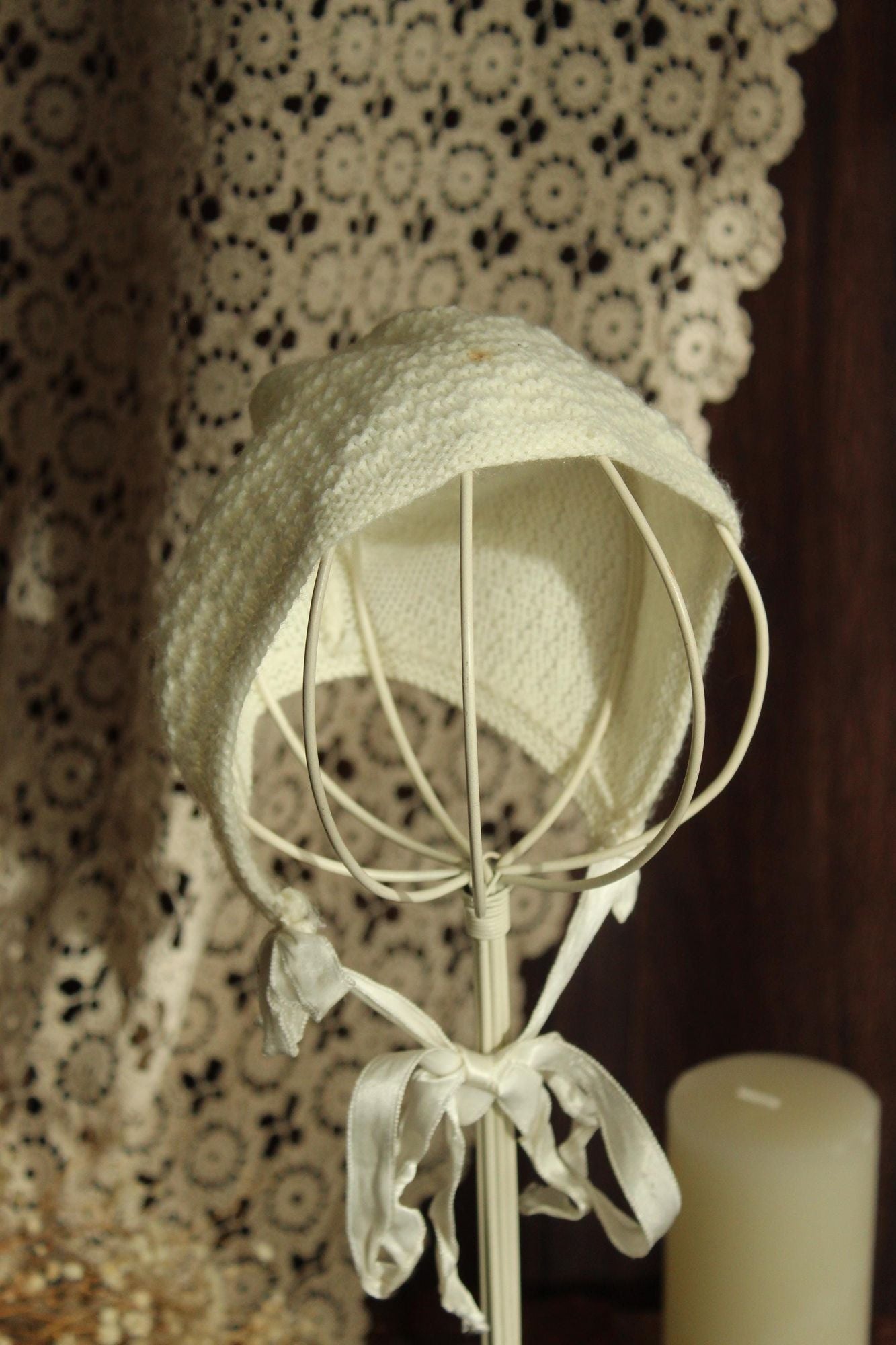 Vintage 1950s Winter White Knit baby bonnet with Ribbon Ties