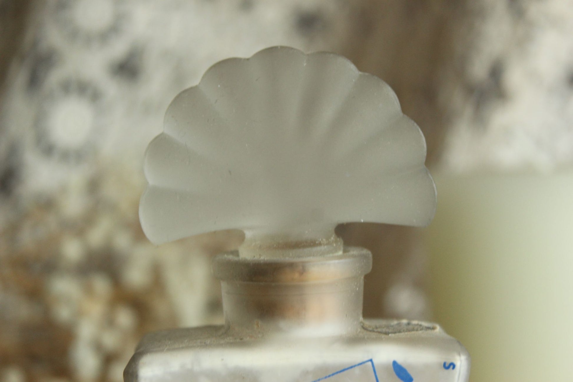 1940s Bourjois Mais Oui Perfumed Talc