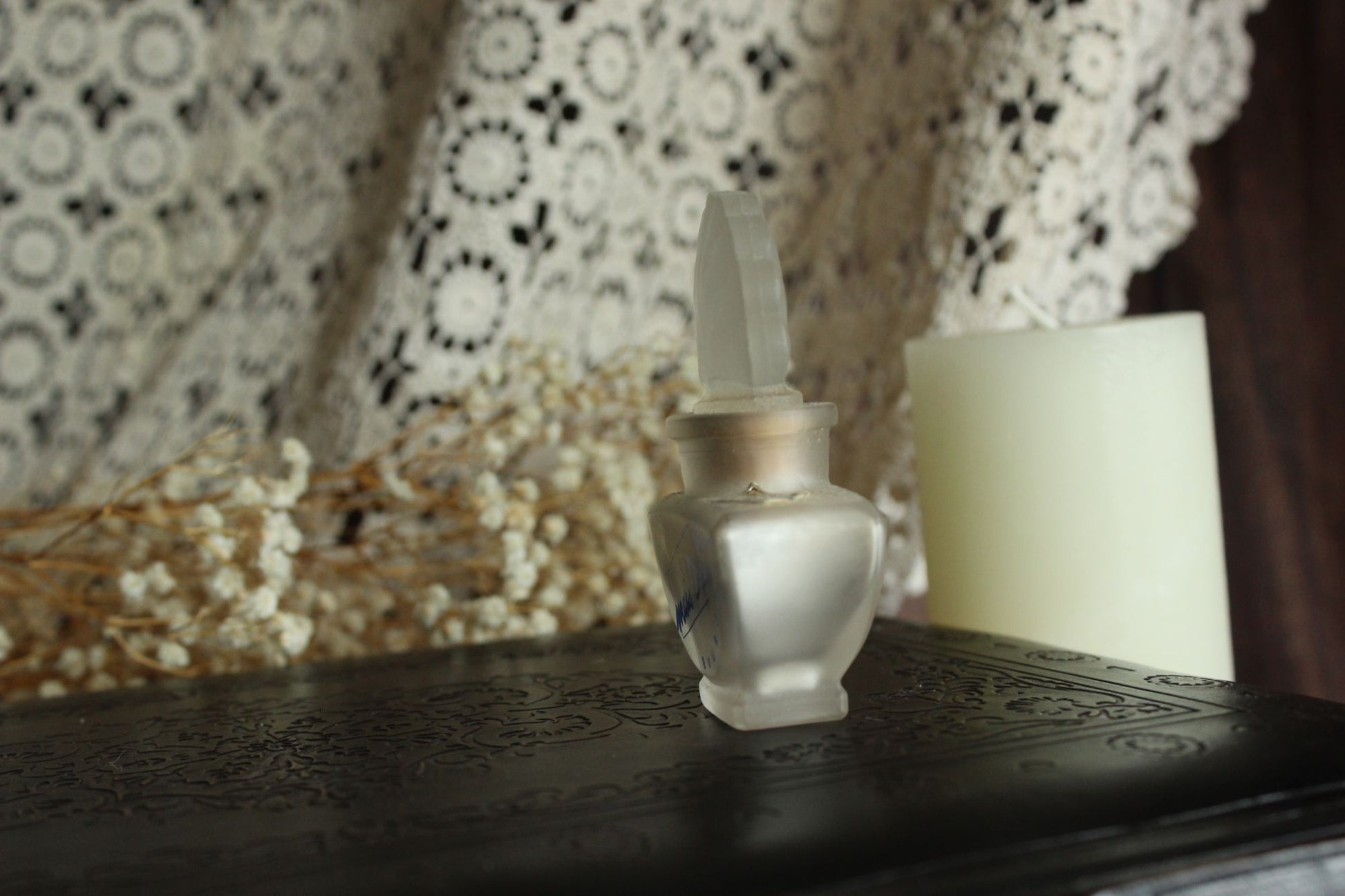 1940s Bourjois Mais Oui Perfumed Talc